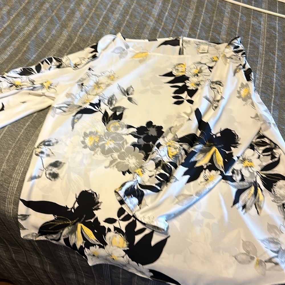 Women’s dress shirt